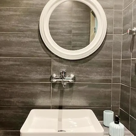 Xenios Hotel *
