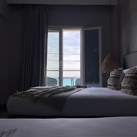 Xenios Hotel *