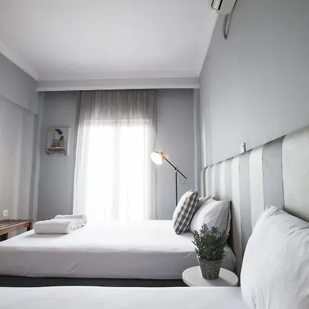 Xenios Hotel *