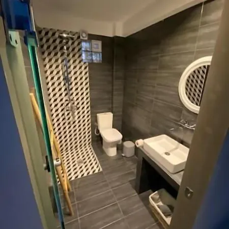 Xenios Hotel *