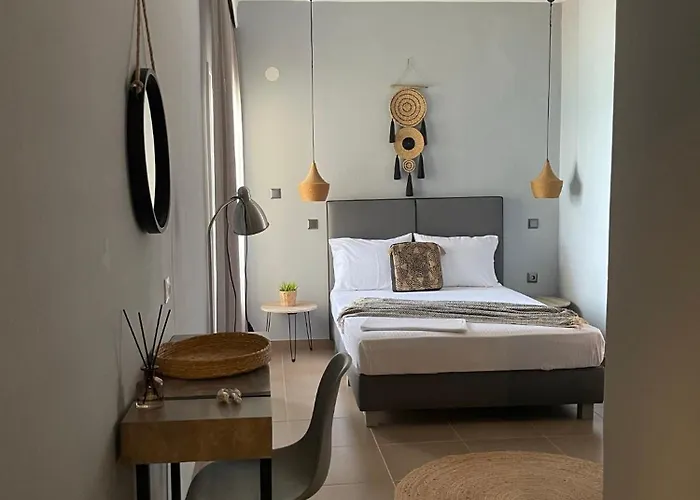 Xenios Hotel *